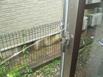 空き巣に割られたガラス