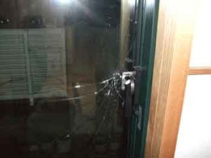 新宿区の空き巣被害ガラス割れ