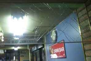 足立区の防炎ガラス破損