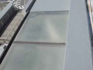 トップライトのひび割れ