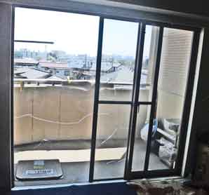 網入りガラスの熱割れ