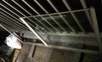 花見川区団地のガラス割れ