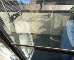 江東区の網入りガラスさび割れ