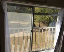 市原市の団地サッシの戸車交換