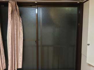 鎌ヶ谷市網入りくもりガラス錆割れ