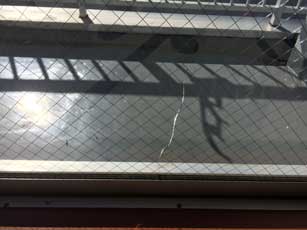 江戸川区網入りガラス熱割れ