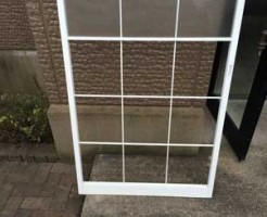 市川市のアパート引戸ガラス修理前