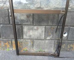 千葉市稲毛区の型板ガラス修理前