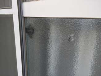 空き巣によるガラス破損