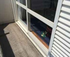 千葉市稲毛区のガラス修理交換前