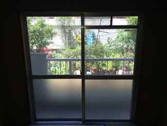 葛飾区の網入りくもりガラス修理・交換後
