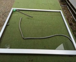 富里市のガラス修理交換作業前