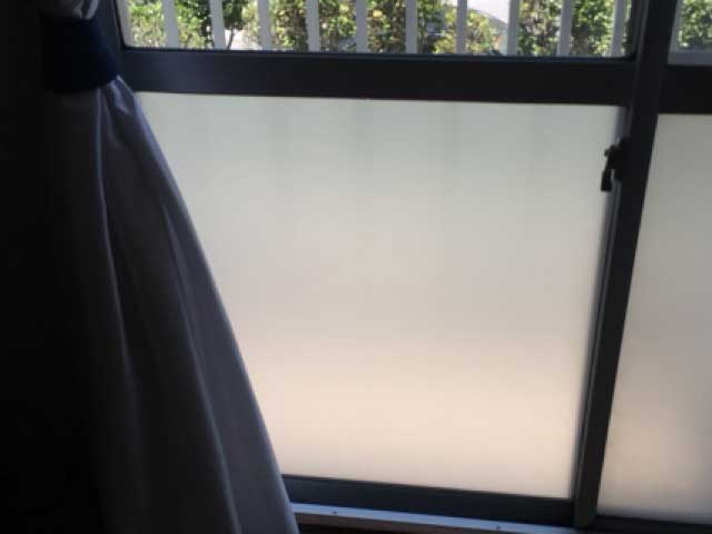 団地のすりガラス修理後