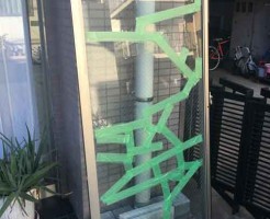 網入りガラス修理前