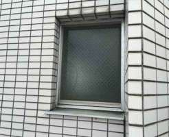 網入りくもりガラス