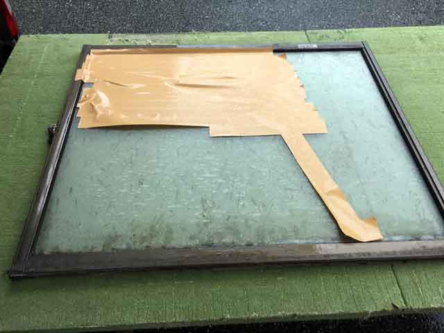 梨地ガラス修理前