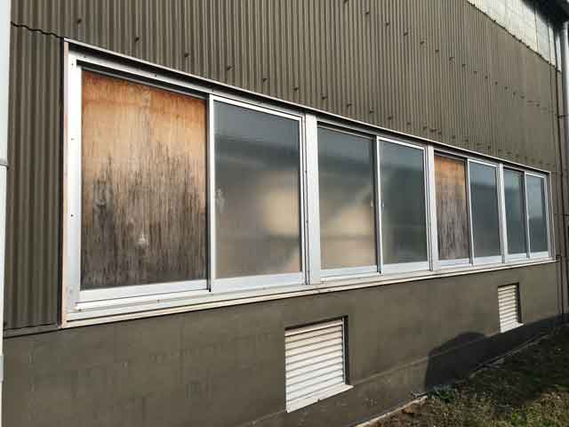 くもりガラス修理前