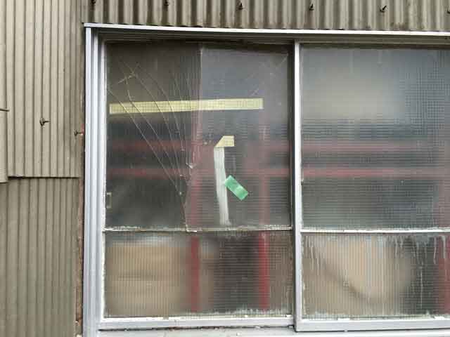 八千代市で工場のガラス修理・交換