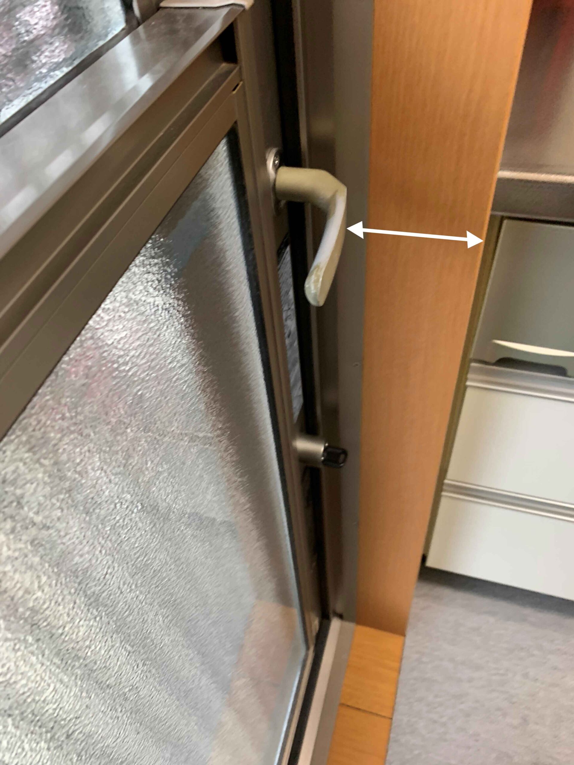 ドアハンドル奥行