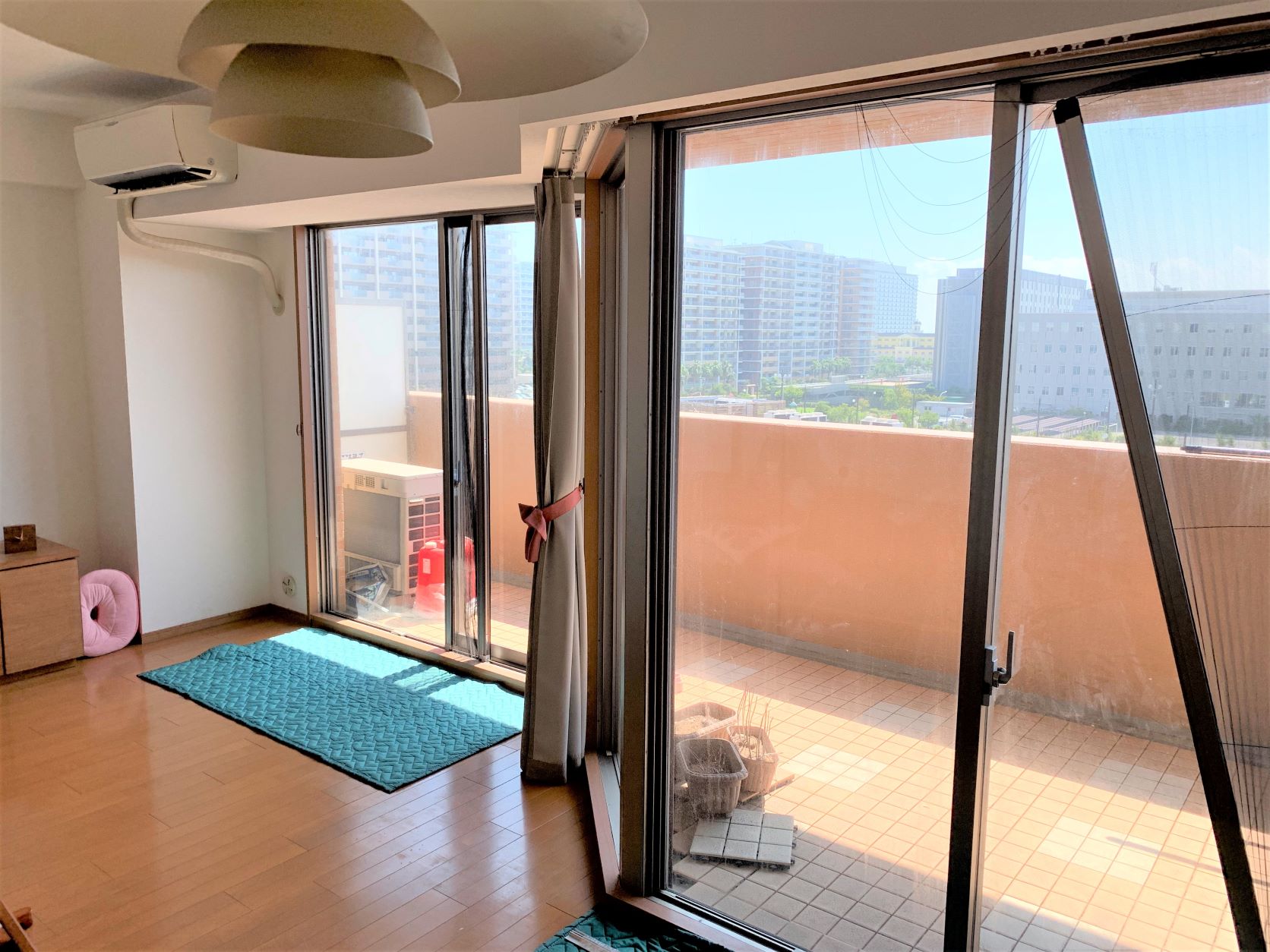 ジャバラ式網戸交換前