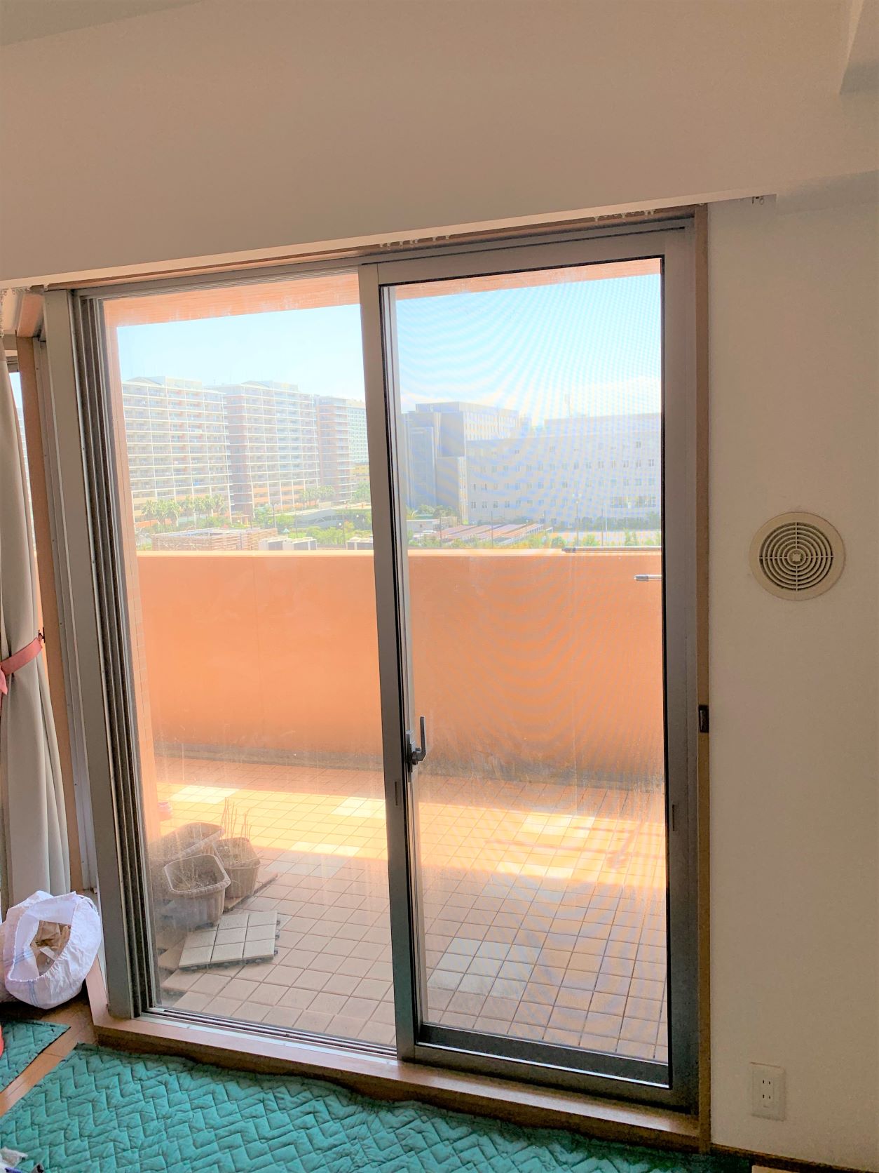 スライド式網戸に仕様変更